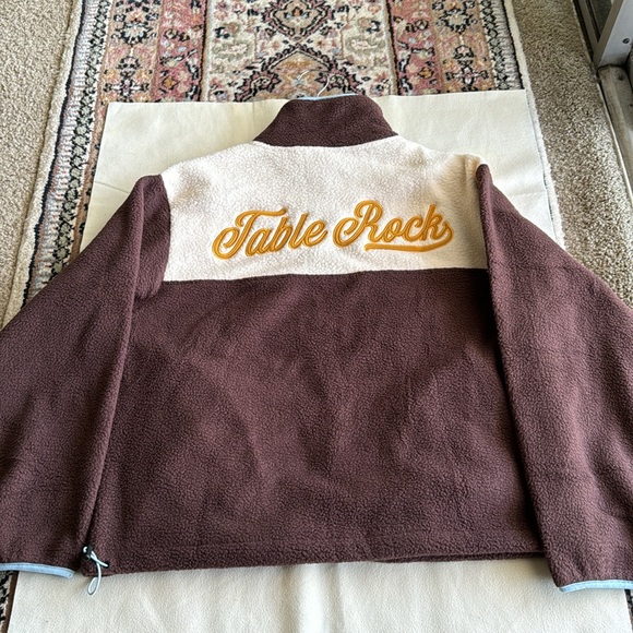 Fleece Sweater Table Rock Lake Tahoe - Picture 11 of 11